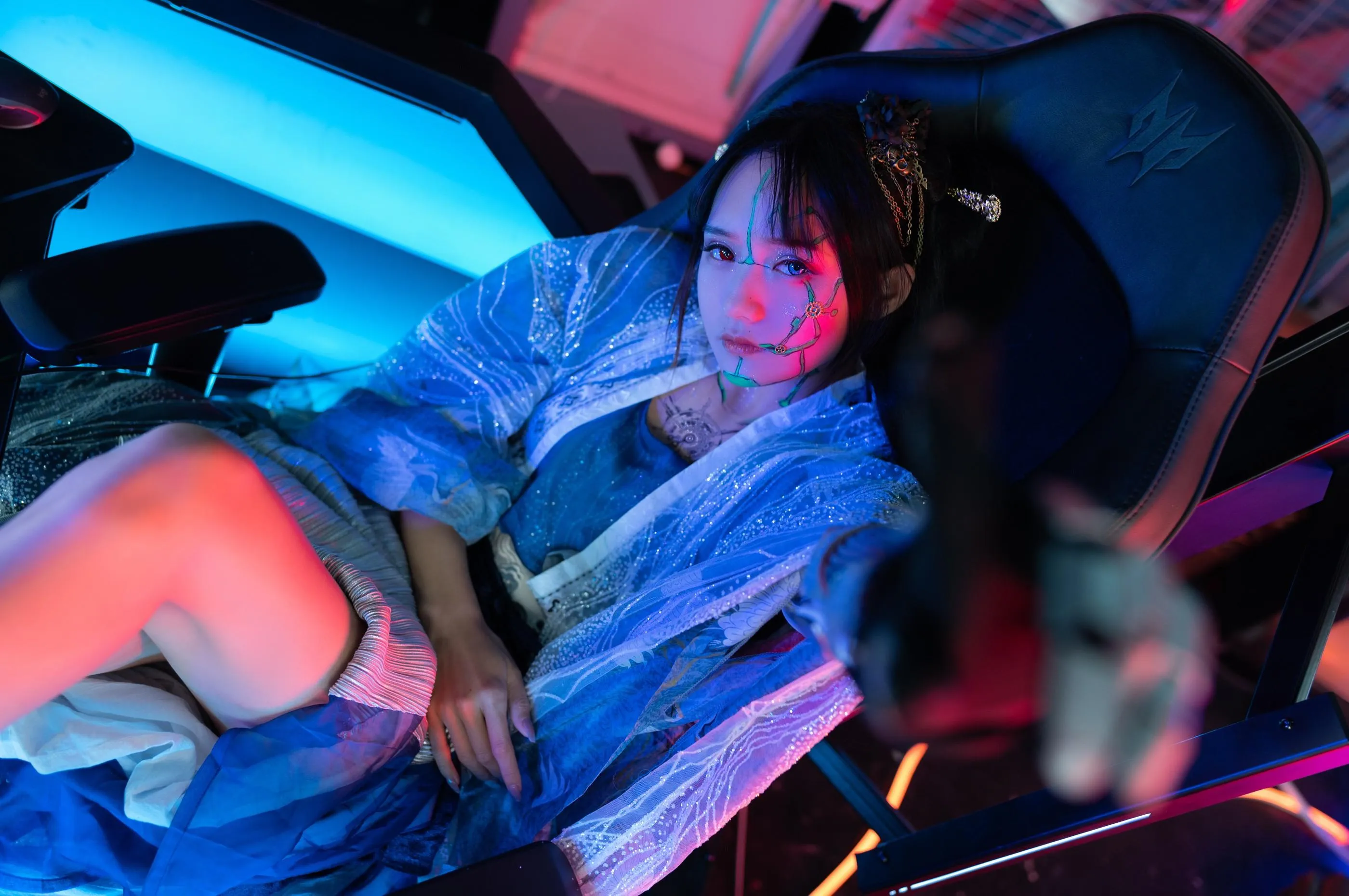 [艺图语] 2022.06.11 未来姬器 兔子Zzz不吃胡萝卜 [43P]插图1